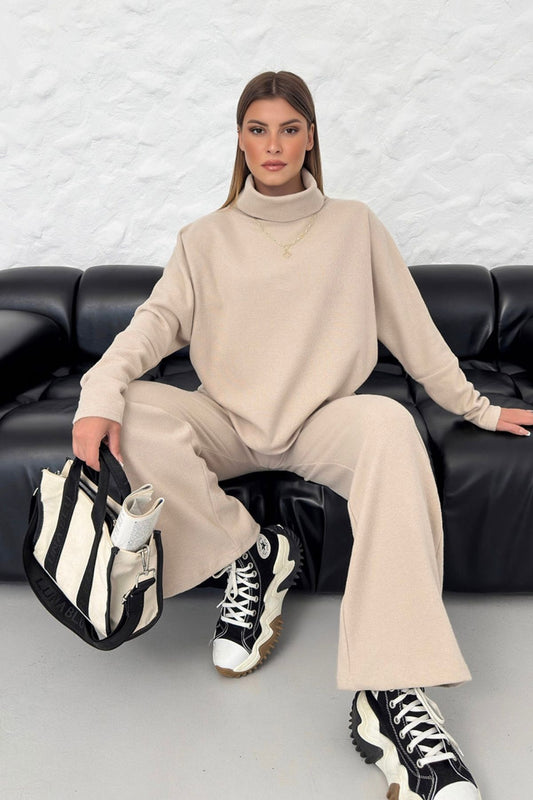 Trendseninle Women's Beige Selanik Fabric Oversize Suit with Throat Detail Women